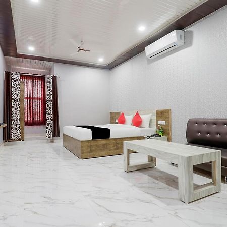 Capital O 63158 Hotel Om Sai Ram Chhatarpur Kültér fotó