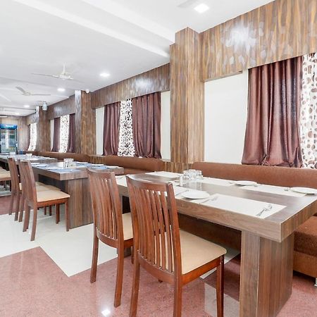 Capital O 63158 Hotel Om Sai Ram Chhatarpur Kültér fotó