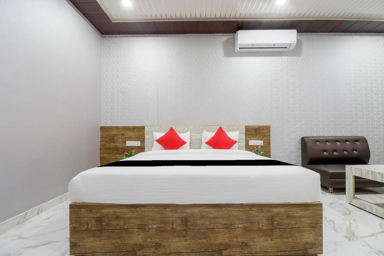 Capital O 63158 Hotel Om Sai Ram Chhatarpur Kültér fotó