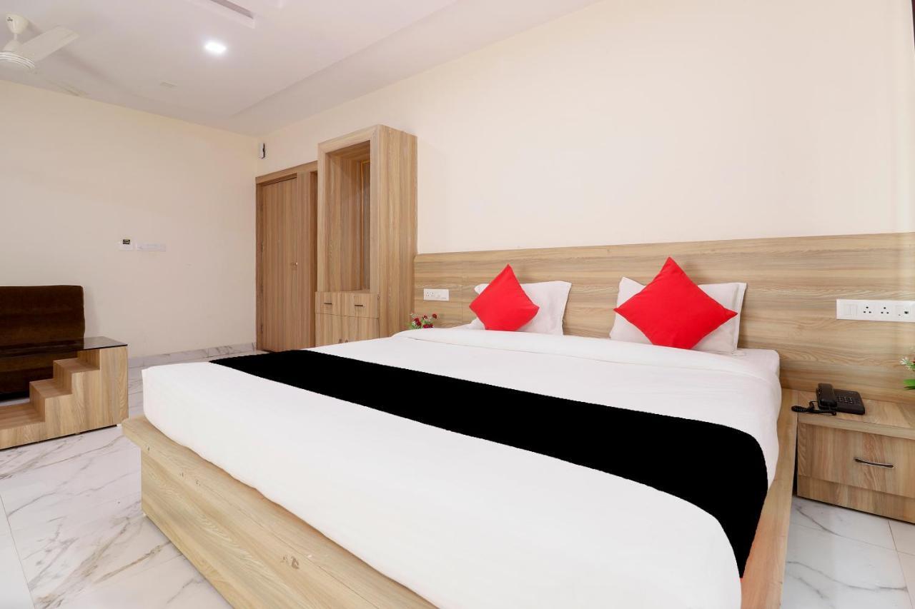 Capital O 63158 Hotel Om Sai Ram Chhatarpur Kültér fotó