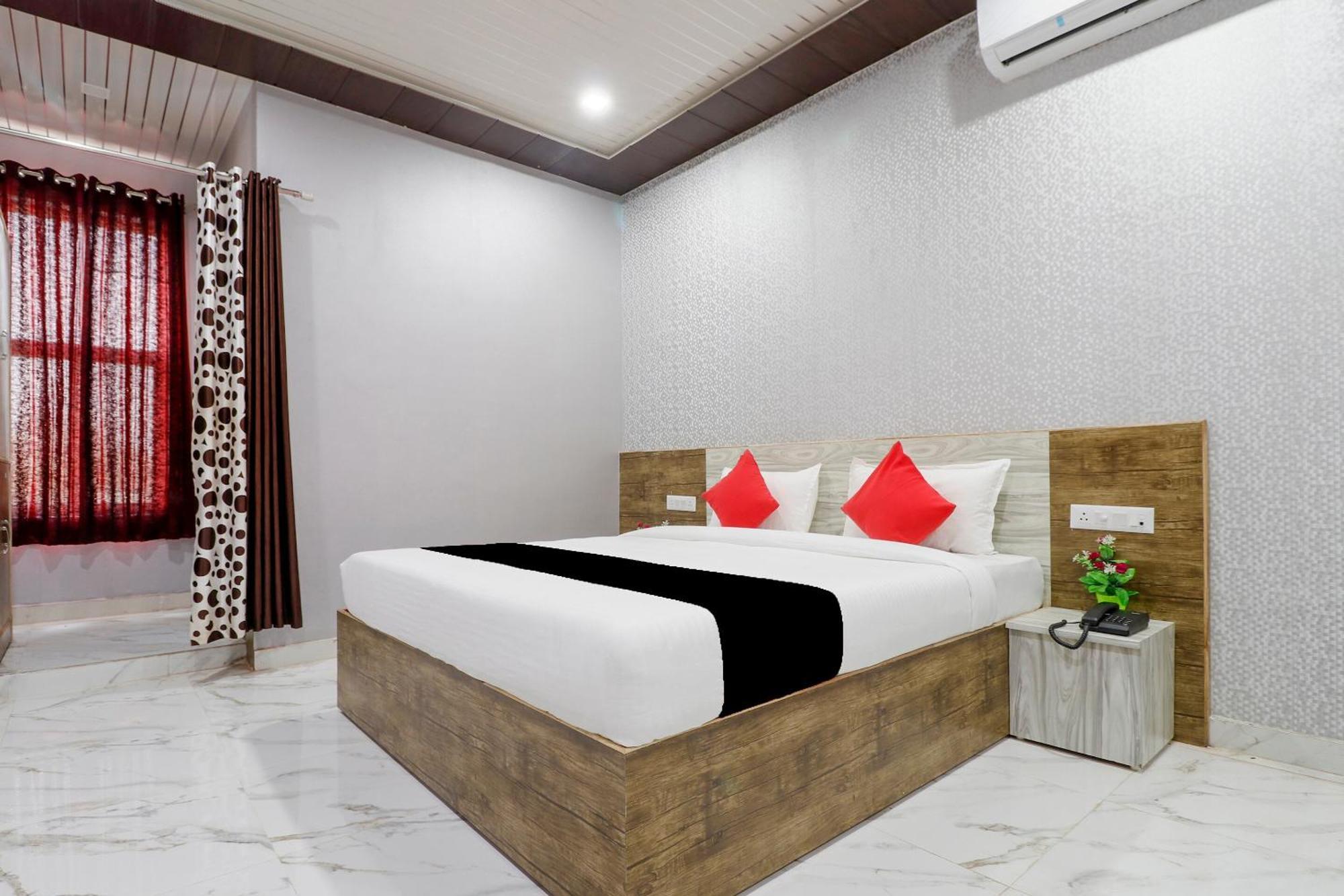 Capital O 63158 Hotel Om Sai Ram Chhatarpur Kültér fotó