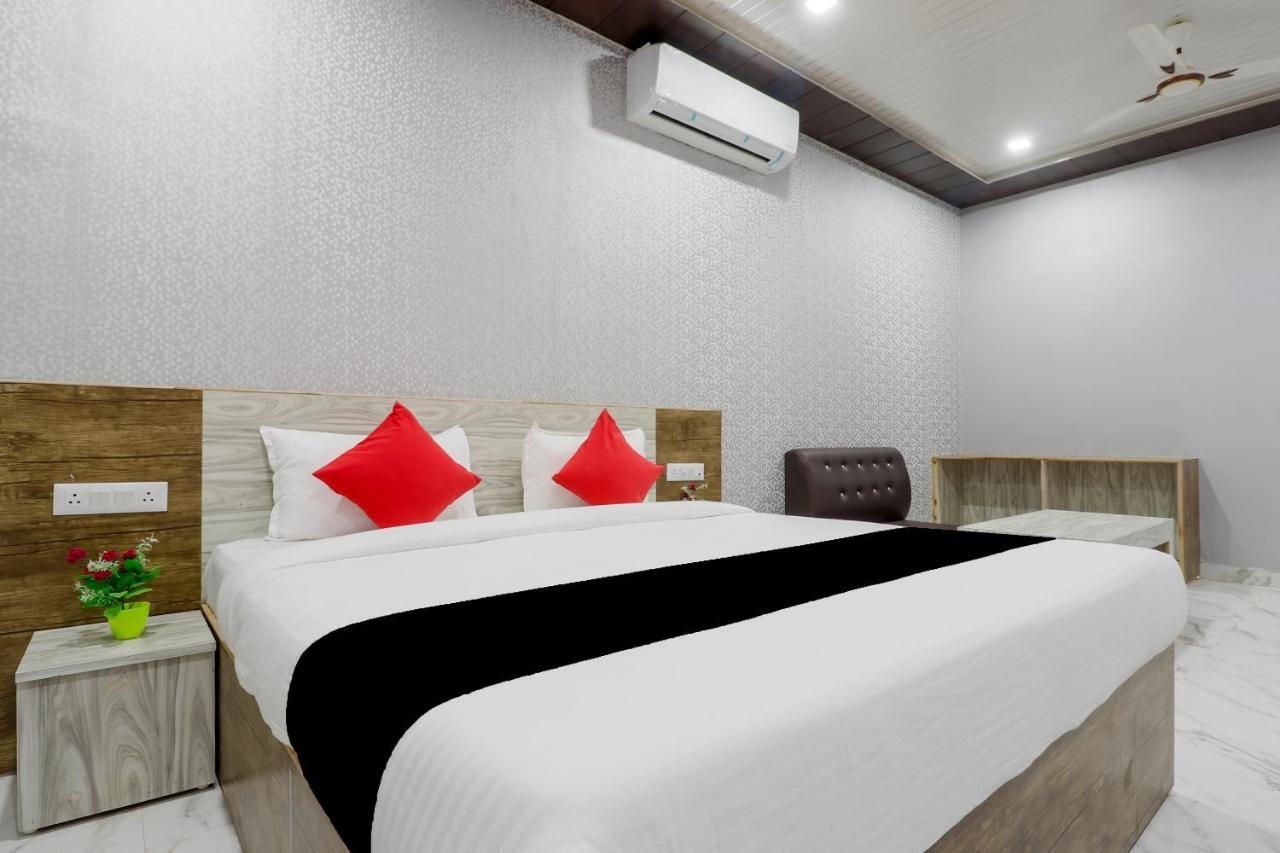 Capital O 63158 Hotel Om Sai Ram Chhatarpur Kültér fotó