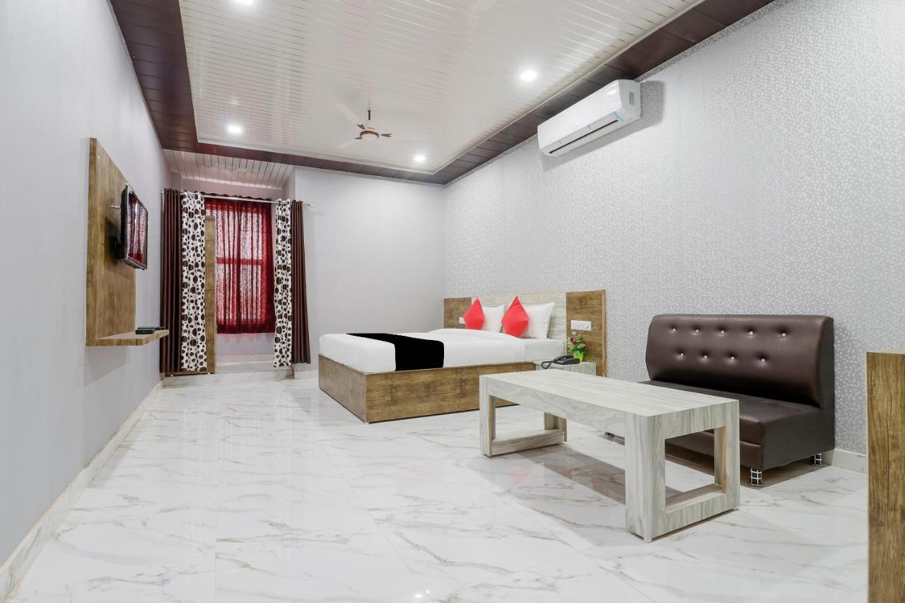 Capital O 63158 Hotel Om Sai Ram Chhatarpur Kültér fotó