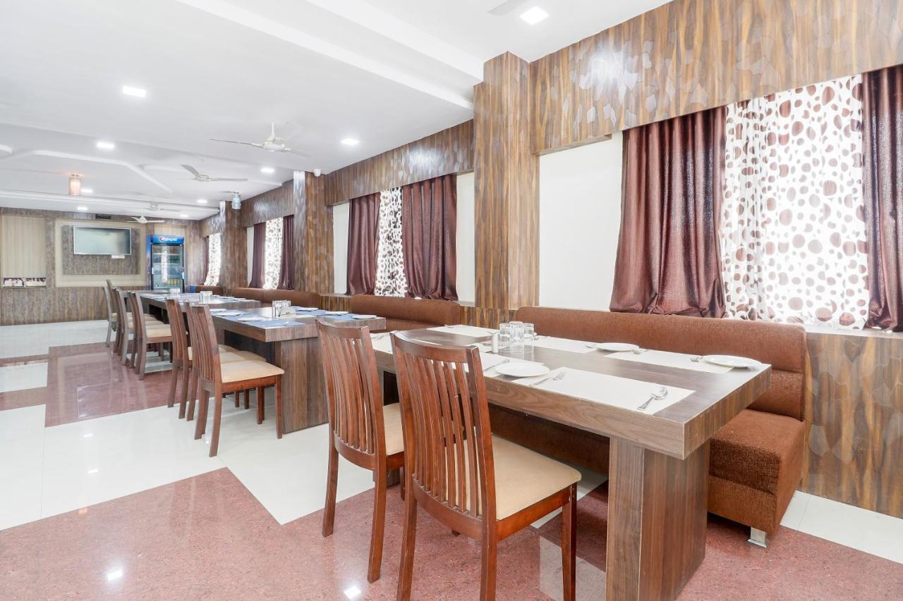 Capital O 63158 Hotel Om Sai Ram Chhatarpur Kültér fotó