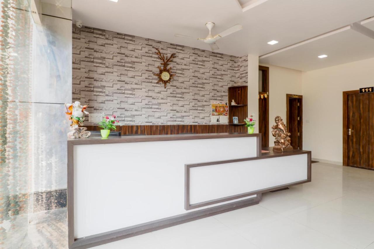 Capital O 63158 Hotel Om Sai Ram Chhatarpur Kültér fotó