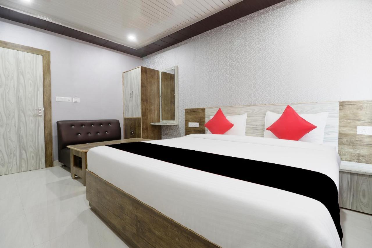 Capital O 63158 Hotel Om Sai Ram Chhatarpur Kültér fotó
